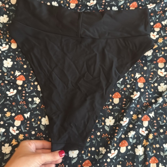aerie scoop triangle bikini and high rise cheeky bottom swim set - Picture 6 of 9